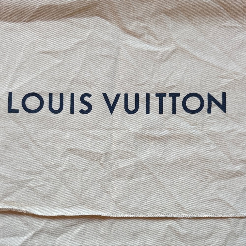 Authentic Louis Vuitton Cream Dust Bag with Navy Logo 18x13 - Picture 2 of 8